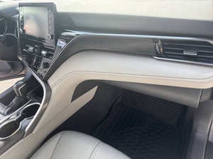 Auto Usado de Calidad a Precio Accesible, Toyota Camry Híbrido X-LE 2022, Volante a la Izquierda - Product Image 4