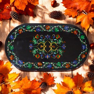 Impresionante Mesa ovalada de mármol negro pulido con producto artesanal de piedra con incrustaciones de piedra multicolor - Product Image 1