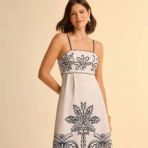 ชุดเดรสยาวปักลายฤดูร้อนแบบเป็นมิตรกับสิ่งแวดล้อมสำหรับผู้หญิง สไตล์ลำลอง เซ็กซี่ กระชับตัว ผ้าฝ้าย 100% แขนสั้น ปักลายหวาน - Product Image 4