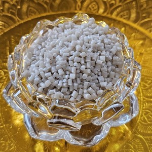 Granulés de plastique naturel HDPE recyclé de Thaïlande, matière première pour la fabrication de raccords de tuyauterie et de machines à granulés, prix GOLDEN - Product Image 1