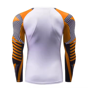Rashguard anti-UV UPF50 + avec logo personnalisé, vente en gros de rashguard unisexe de haute qualité en spandex/nylon durable et respirant - Product Image 3