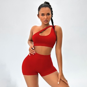 Ensemble Crop Top Sexy et Short Cycliste Scrunch pour Femme – Vêtements de Fitness Ultra Doux, Extensibles et Sans Coutures, Idéal pour les Squats - Product Image 1