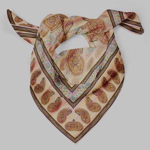 Écharpe carrée de luxe avec logo personnalisé imprimé, en coton léger, faite à la main, meilleur bandana et autres foulards disponibles en soie et en mousseline - Product Image 2