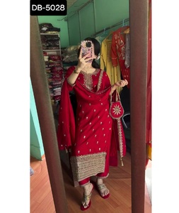 Ropa tradicional india Seda romana con diseño de secuencia de bordado Trabajo y borde de encaje con Pent y Dupatta Set para traje de mujer - Product Image 1