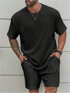 Vente en gros Ensemble 2 pièces de t-shirts et shorts pour hommes, vêtements d'été décontractés avec logo imprimé personnalisé - Product Image 4