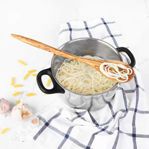 Cuchara ranurada de madera de olivo rústico Premium hecha a mano, utensilio ecológico duradero para uso en la cocina, para revolver y servir - Product Image 4