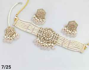 Diseño de flores impresionante hecho a mano Zirconia cúbica moda india gargantilla joyería collar con pendiente y Mangtika conjunto para mujer - Product Image 5