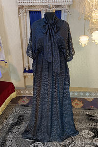 Caftán islámico de diseño gris oscuro y negro - Product Image 1