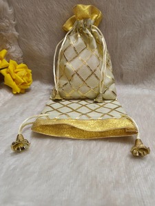 Bolsa de tela Gota Patti para boda, Diwali y regalos de devolución, bolsa Potli colorida, monedero con cordón, bolsa de regalo Haldi Mehendi Sangeet - Product Image 6