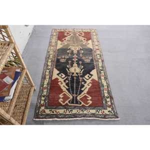 Alfombra Kilim Vintage de 2,9x5,8 pies, diseño de retales rojo y negro, Material de lana, técnica de tejido plano de látex, alfombra bohemia de yute para pasillo - Product Image 1