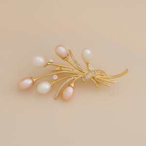 Broche de Moda para Saree 164746, Broches Estilo Coreano Plateados con Perlas, Cristales, Diamantes de Imitación y Cobre para Regalos de Boda - Product Image 1