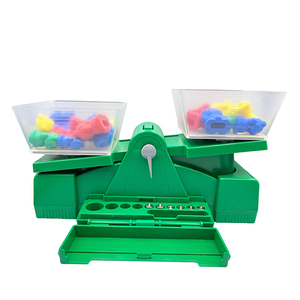 Outil éducatif en plastique de 28 cm avec 10 poids métalliques pour l'apprentissage des mathématiques des élèves de 5 à 7 ans – Balance scolaire - Product Image 1