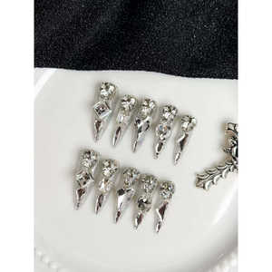 Autocollants pour ongles de luxe Diamond Reign avec accents de diamants - Product Image 3