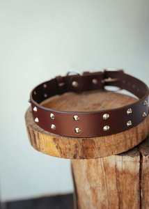 Collar de perro con doble tachonado inteligente de coñac, Collar de entrenamiento de cuero de 38mm, característica duradera - Product Image 5