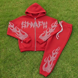 Ensemble de survêtement décontracté pour homme avec logo personnalisé, comprenant un sweat à capuche délavé à l'acide et orné de strass, et un pantalon de survêtement évasé. - Product Image 1