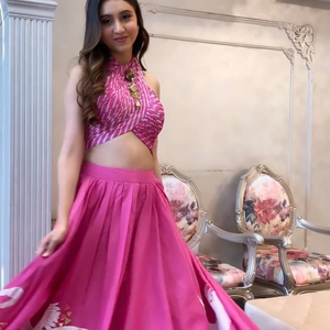 Designer Lehengas en soie avec Dupatta Chine Sequnce Work vêtements indiens et pakistanais - Product Image 1