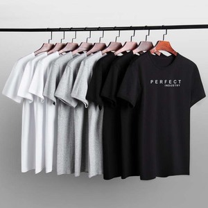 T-shirts personnalisés pour hommes avec logo brodé, en jersey de coton, à manches courtes, col rond, blancs et noirs, coupe oversize, unis - Product Image 1