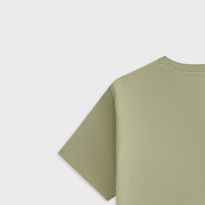 Design minimaliste, coupe décontractée et ajustée, manches courtes, col rond classique, essentiel polyvalent pour la garde-robe, parfait pour les tenues décontractées d'été. - Product Image 5