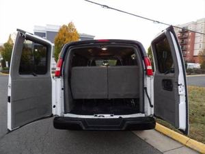 GMC Savana 3500 Turbo Van 2019 Usada - Asientos de Cuero, Neumáticos R18, Interior Claro, Transmisión Automática - Product Image 5