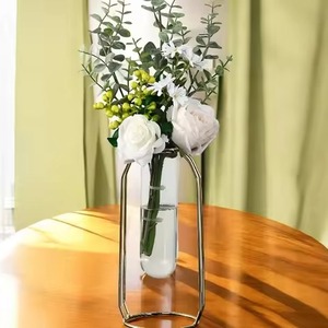 Jarrón de Flores Moderno de Metal Negro con Base Circular Abierta y Tapa de Vidrio Transparente para Decoración de Habitaciones y Bodas - Product Image 2