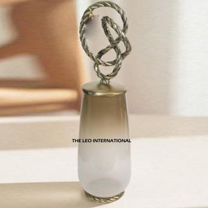 Florero de vidrio de alta calidad exclusiva y exigente con soporte chapado en oro y diseño de tapa Tarro de jengibre - Product Image 1