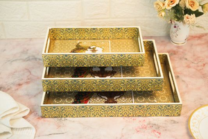 Bandeja de Servir de Madera Hecha a Mano con Diseño Floral Tradicional, Bandeja Decorativa para Té, Café y Desayuno para el Hogar - Product Image 3