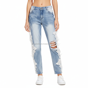 Nueva Tendencia en Jeans de Mezclilla Desgastados para Mujer, con Apliques de Encaje Floral Blanco, Detalle Adelgazante y Transpirable, Pantalones Acampanados Estilo Y2K - Product Image 1
