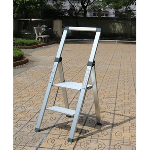 Escalera plegable de aluminio multiusos de 4 escalones al mejor precio, capacidad de carga de 150kg, taller de Hospital, almacén, uso escolar hecho en Vietnam - Product Image 4