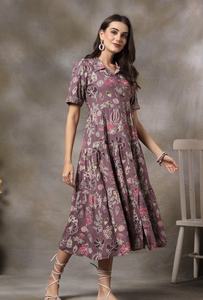 Robe mi-longue ajustée et évasée à imprimé floral de haute qualité pour femmes, design imprimé élégant, robe pour femmes pour les soirées - Product Image 3
