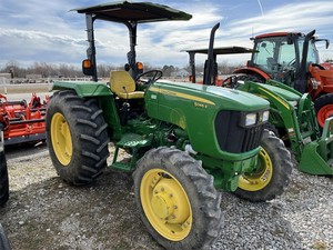 Tracteurs à roues John Deere 5045E d'occasion, 45 CV, vert jaune, matériel agricole à vendre - Product Image 2