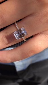 Anillo de compromiso de Plata de Ley 925, corte esmeralda, racimo de diamantes cultivados en laboratorio, estilo de moda, anillo de diamante libre de conflictos certificado IGI - Product Image 5
