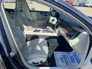 VOLVO S60 MOMENTUM AWD 2022 d'occasion, conduite à gauche/droite - Product Image 4