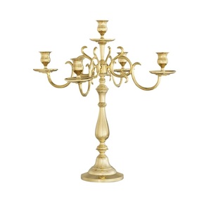 Chandelier en métal vintage candélabre décoration de la maison bougeoir fait à la main candélabre décor de mariage. - Product Image 1