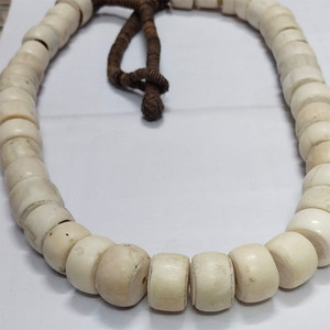 Cuentas de hueso y coral de concha azul natural en varios tamaños para diseño de joyas y uso en tiendas de cuentas - Product Image 2