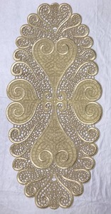 Camino de mesa de chenilla ovalado hecho a mano con bordado para bodas o fiestas disponible por cantidad a granel - Product Image 2