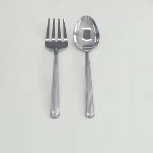 Ensemble de couverts en acier inoxydable doré mat Contemporain pour les repas formels et décontractés pour les fêtes - Product Image 6