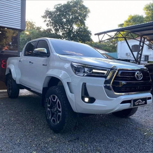 White Used Toyota Hilux Automatic Pickup Truck 5 Seat Gas Petrol <b>Utility</b> <b>Vehicle</b> <b>for</b> <b>Sale</b> - Product Image 1