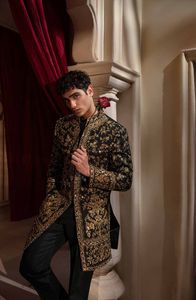 TRENDY--DESIGN DE BRODERIE ZARI LOURDE SUR ROBE SHERWANI NOIR AVEC PANTALON pour FÊTE/MARIAGE @ 2024 - Product Image 2