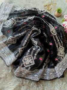 ส่าหรีผ้าโปร่งบางแท้มาใหม่สีดำพร้อมด้ายหลายชั้นงานและพู่หนาเสื้อเบลาส์ผ้าไหมสีขาวสำหรับงานแต่งงานส่าหรี - Product Image 3