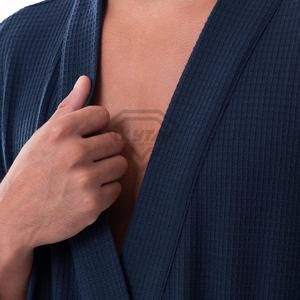 Las batas de baño de lujo más vendidas para hombre, albornoz de tela estampada de poliéster y algodón con diseño de logotipo personalizado para adultos, hombres y mujeres - Product Image 5