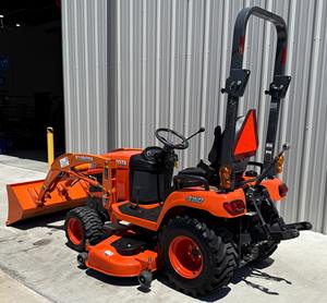 Usado asequible tractor Kubota BX2370 con cargador frontal cubo 4x4 23 HP para la venta - Product Image 5
