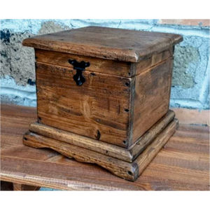 Boîte à bijoux en bois massif artisanale, organisateur de bibelots en bois de style moderne, design à couvercle, vente en gros, coffre en bois fait à la main - Product Image 1