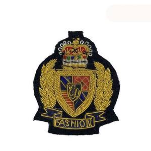 Insignias de turbante sikh para maestros, broche hecho a mano con bordado de hilo de oro, proveedor de insignias bordadas a mano con hilo de oro - Product Image 3