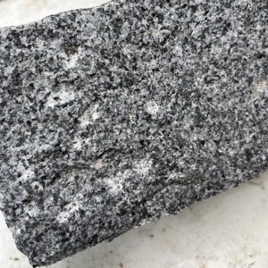 Granit gris du Vietnam de vente supérieure pour le plancher d'aire de stationnement et les applications extérieures d'allée - Product Image 1