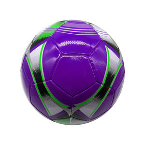 Ballon de football de qualité supérieure, durable, vente chaude, matériau en cuir, taille personnalisée, service OEM de haute qualité, couleur et logo personnalisés, prix économique - Product Image 4