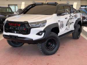 Neuf/Occasion 2020 pour Hilux SR5 RHD TRD Off-Road 2.8L Diesel Automatique Toit ouvrant Sièges en cuir foncé 6 places 24000km 360° vue arrière - Product Image 2
