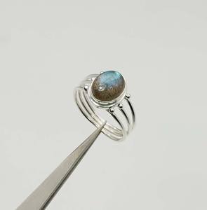 925 argent sterling massif mois de novembre pierre de naissance Labradorite avec lunette réglage forme ovale pierres précieuses bague à tige multi-bande - Product Image 4