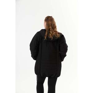 เสื้อโค้ทผู้หญิงไซส์ใหญ่ รุ่น Toast Quilted สีดำ โพลีเอสเตอร์ 100% น้ำหนักเบา กันลม สำหรับฤดูหนาว - Product Image 5