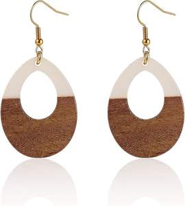 Boucles d'oreilles en résine de haute qualité avec des couleurs et des styles personnalisables pour une mode personnalisée chez Low Coast By HF CRAFTS - Product Image 5