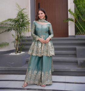 Ensemble 3 pièces de styliste traditionnel ethnique Readymade Sharara Gharara Georgette tissu indien broderie hiver occasion spéciale - Product Image 1